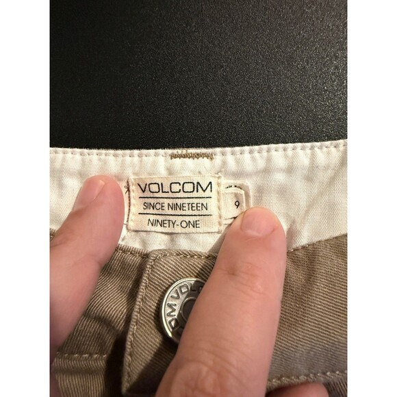 Volcom Women's Size 9 Chino Mini Shorts Khaki Beige Y2K Skater Casual - Picture 2 of 8